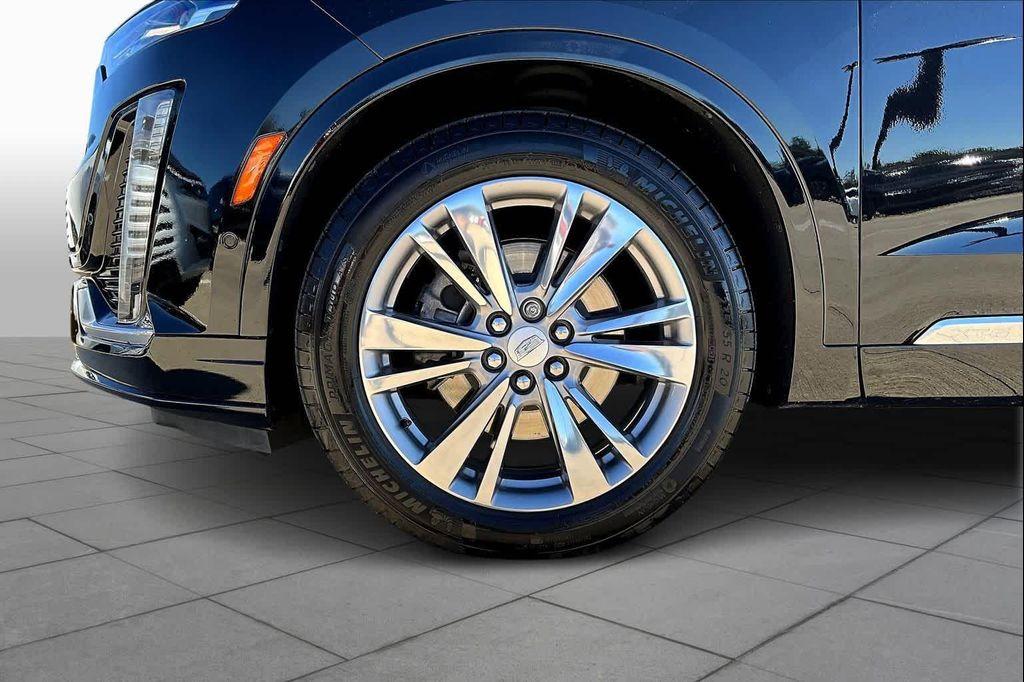 used 2023 Cadillac XT6 car, priced at $31,995