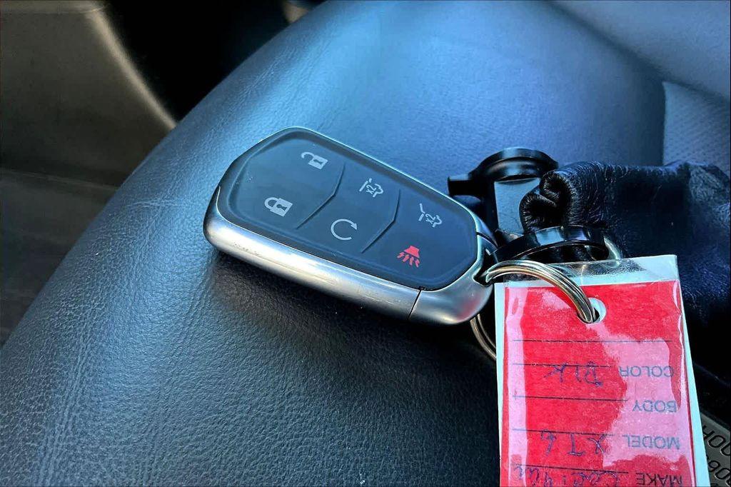 used 2023 Cadillac XT6 car, priced at $31,995