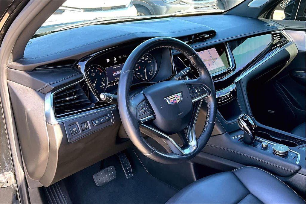 used 2023 Cadillac XT6 car, priced at $31,995