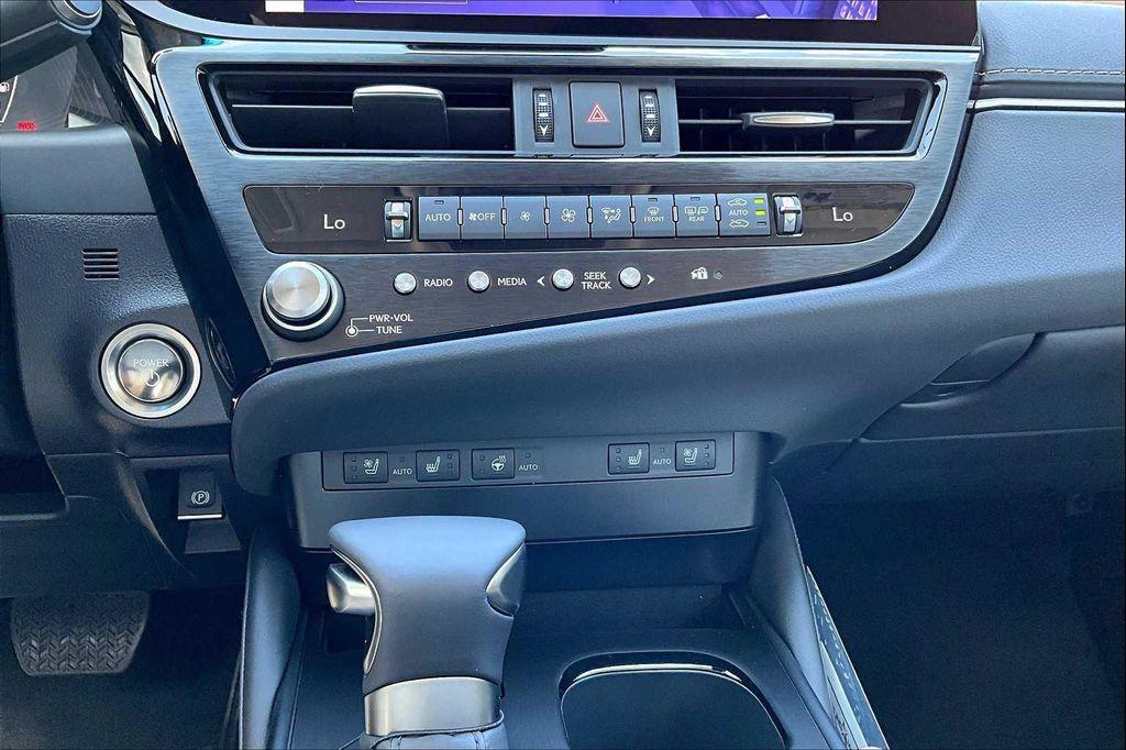 new 2025 Lexus ES 300h car, priced at $51,019
