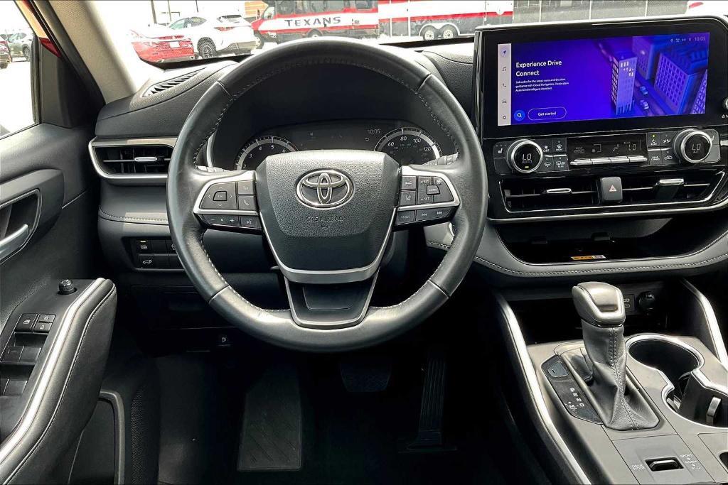 used 2023 Toyota Highlander car, priced at $36,995