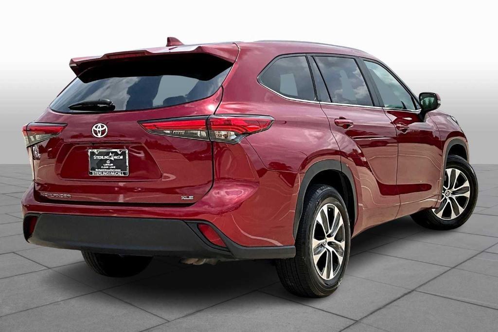 used 2023 Toyota Highlander car, priced at $36,995