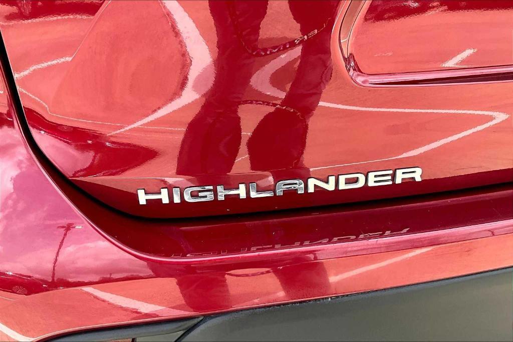 used 2023 Toyota Highlander car, priced at $36,995