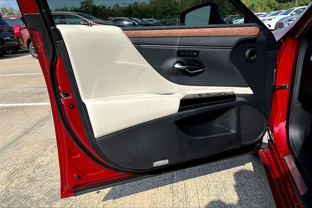 new 2025 Lexus ES 350 car, priced at $49,790