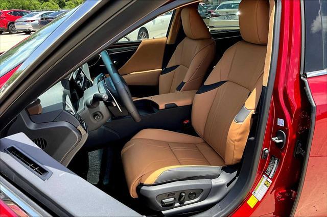 new 2025 Lexus ES 300h car, priced at $57,864
