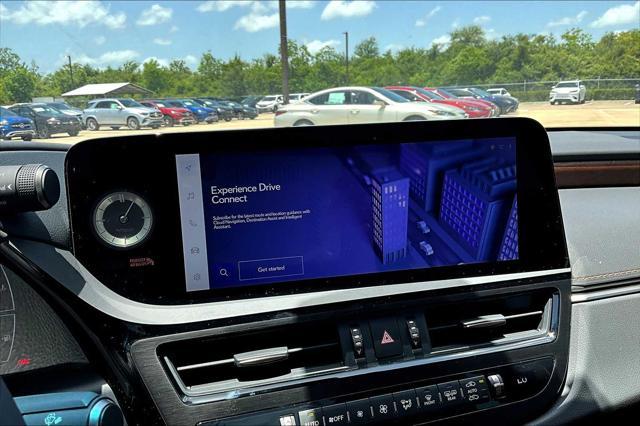 new 2025 Lexus ES 300h car, priced at $57,864