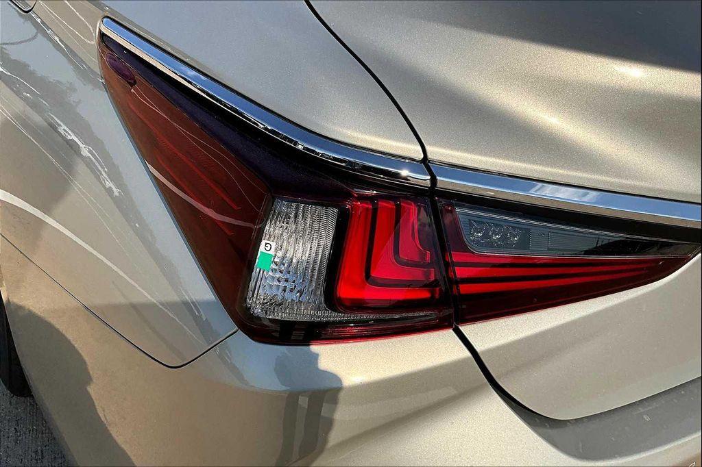 new 2025 Lexus ES 350 car, priced at $50,719