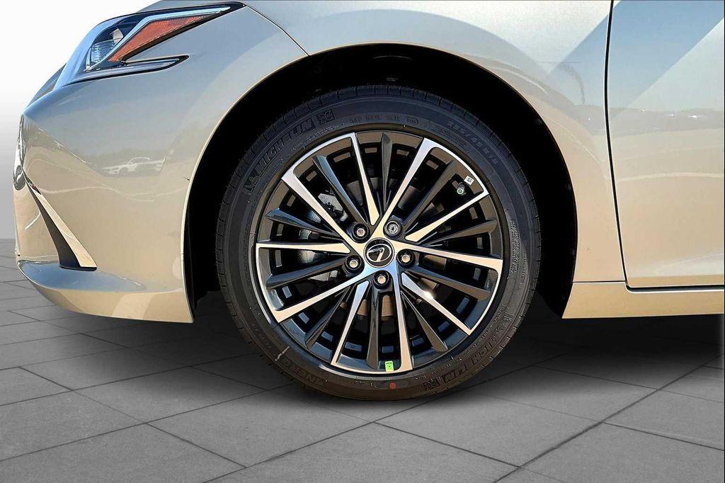 new 2025 Lexus ES 350 car, priced at $50,719