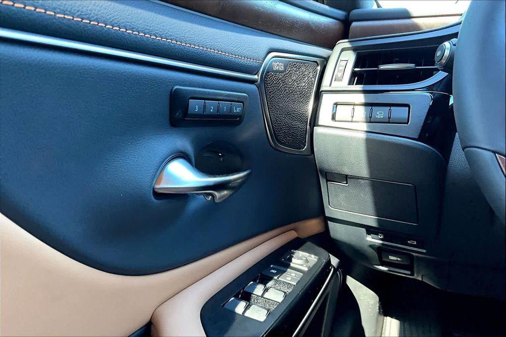new 2025 Lexus ES 350 car, priced at $56,935