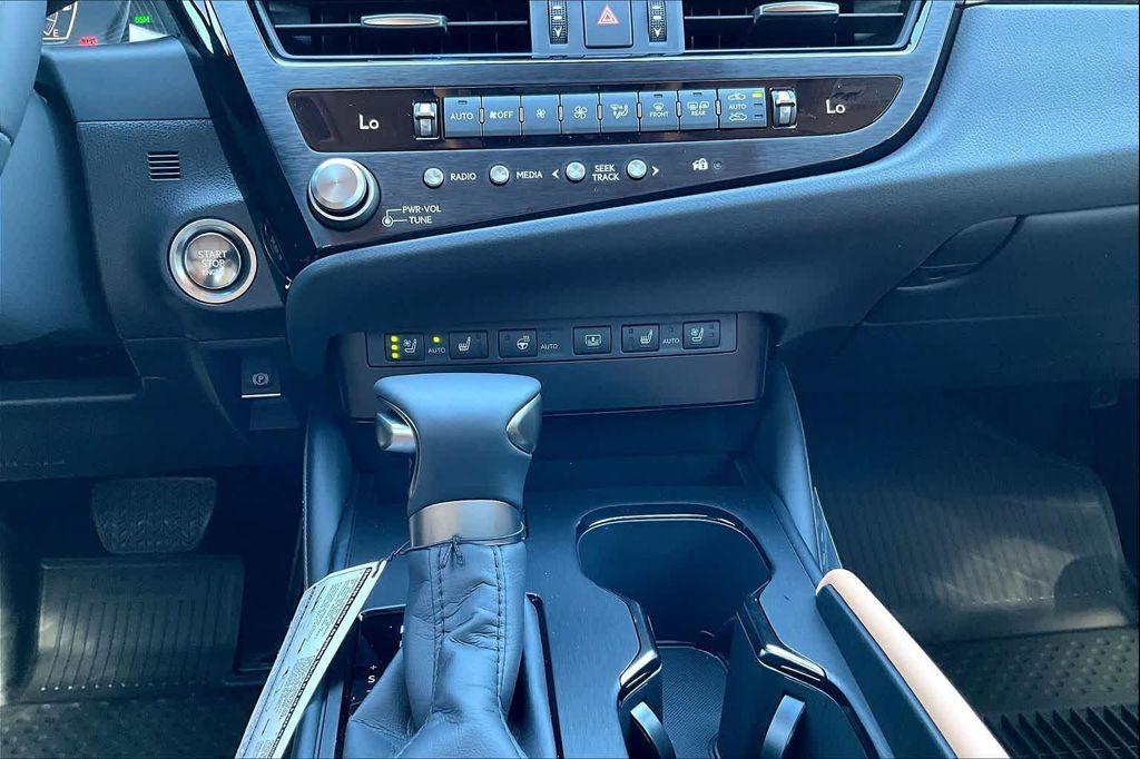 new 2025 Lexus ES 350 car, priced at $56,935