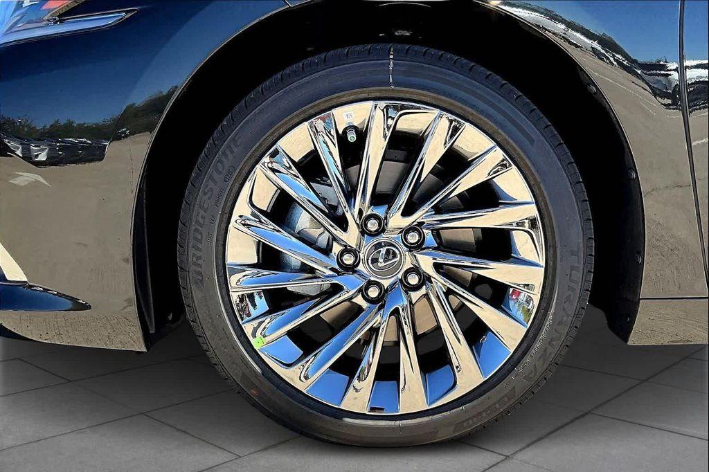 new 2025 Lexus ES 350 car, priced at $56,935