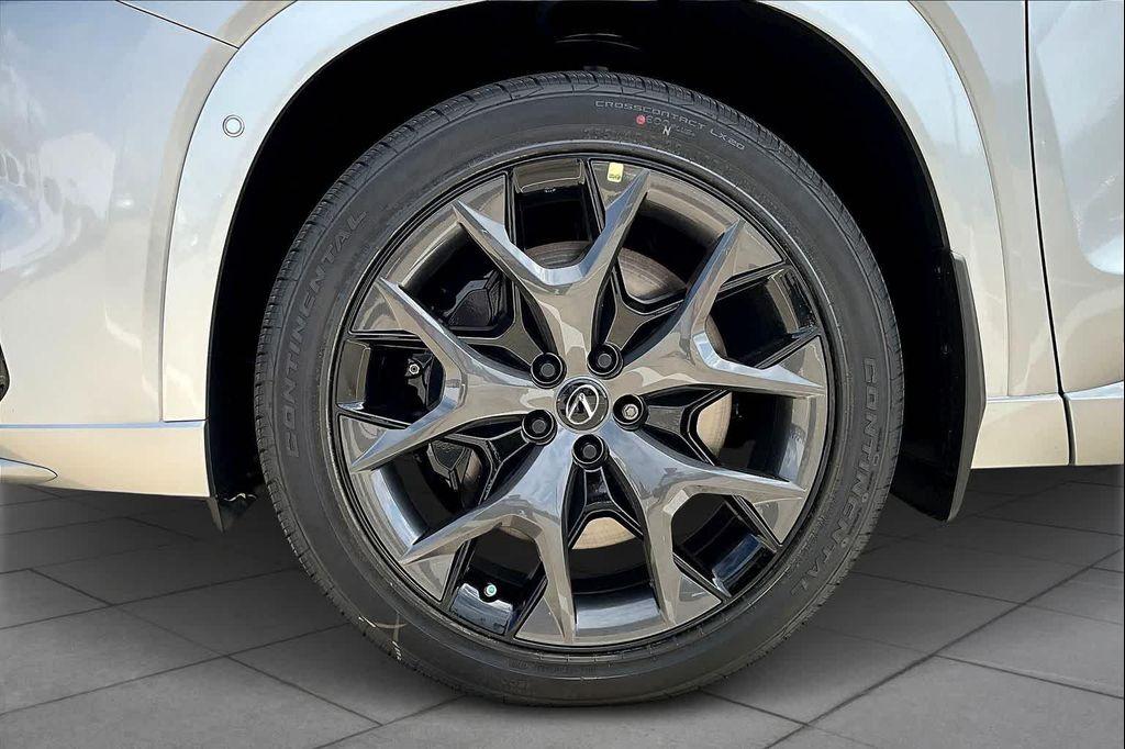 new 2025 Lexus TX 500h car, priced at $75,573
