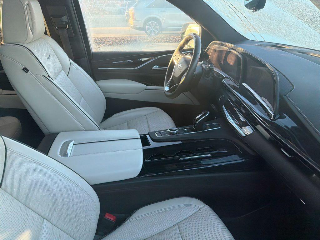 used 2024 Cadillac Escalade car, priced at $79,893