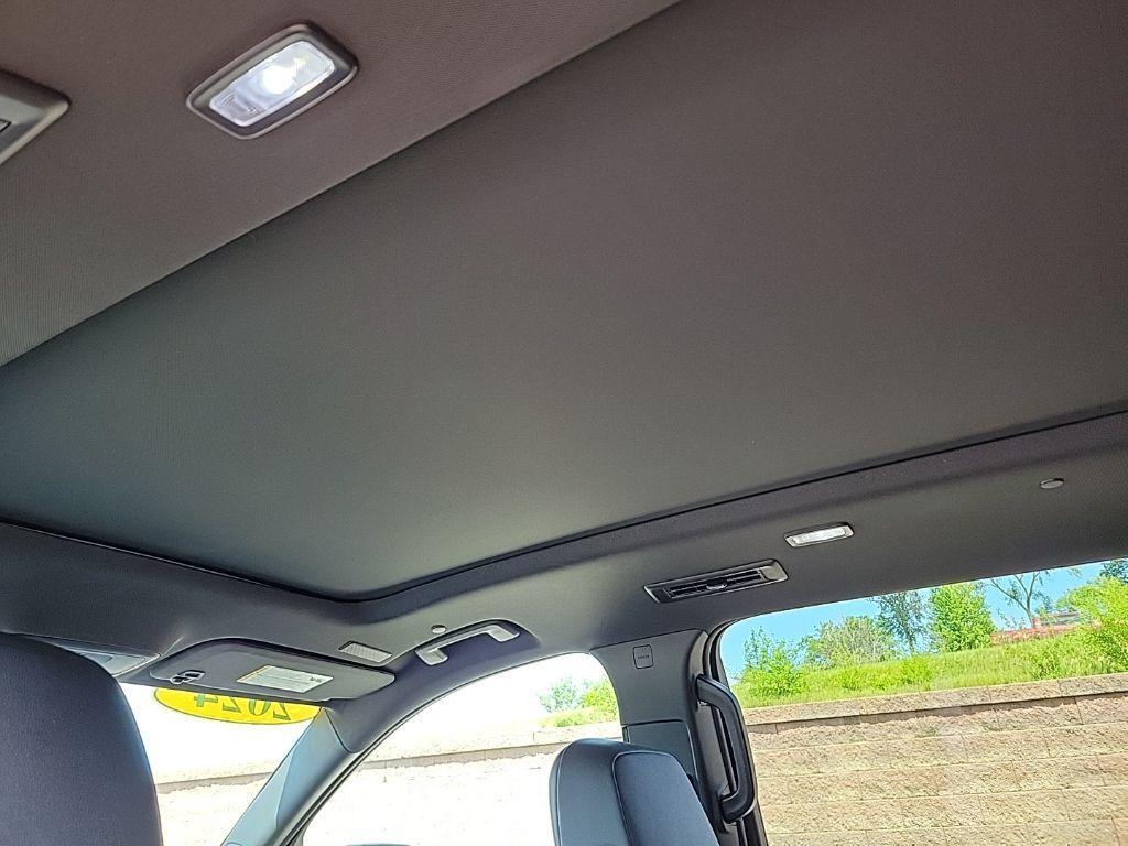 used 2024 Chevrolet Traverse car, priced at $54,200