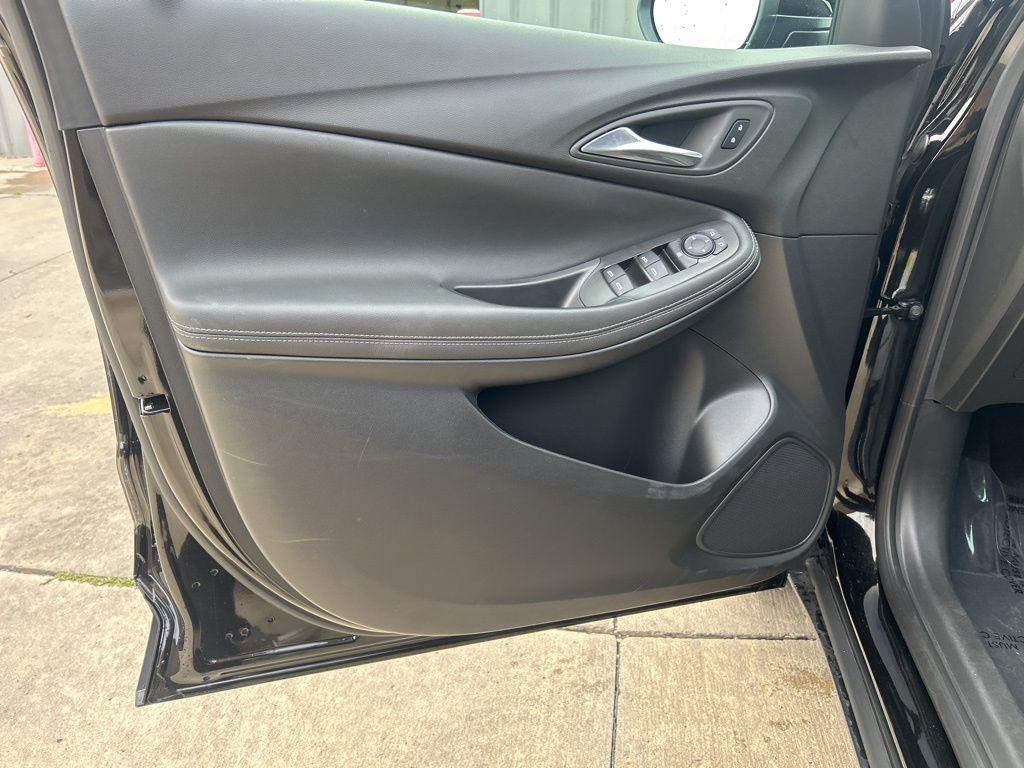 used 2025 Buick Encore GX car, priced at $25,750