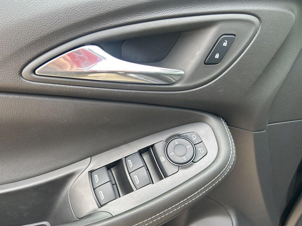 used 2025 Buick Encore GX car, priced at $25,750