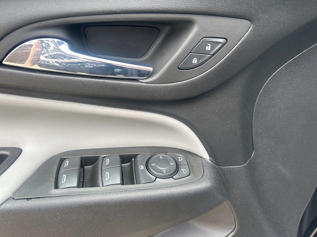 used 2022 Chevrolet Equinox car, priced at $21,995