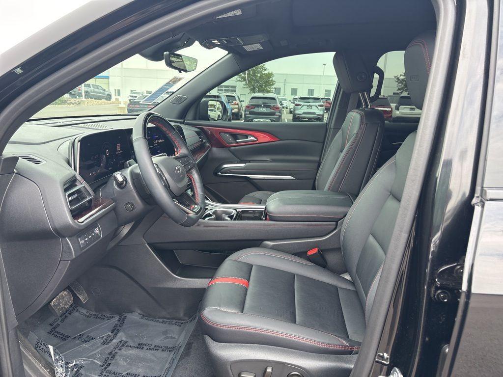 used 2024 Chevrolet Traverse car, priced at $54,000