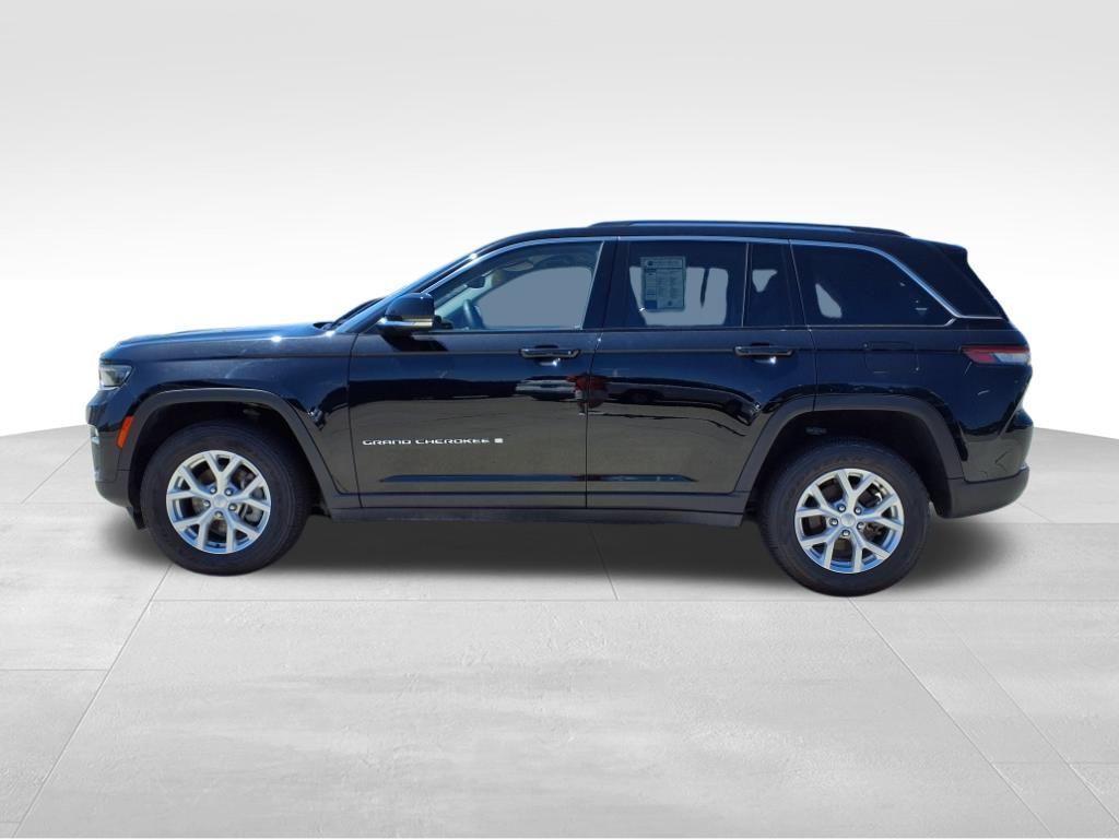 used 2023 Jeep Grand Cherokee car, priced at $27,000