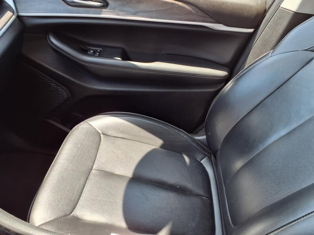 used 2023 Jeep Grand Cherokee car, priced at $27,000