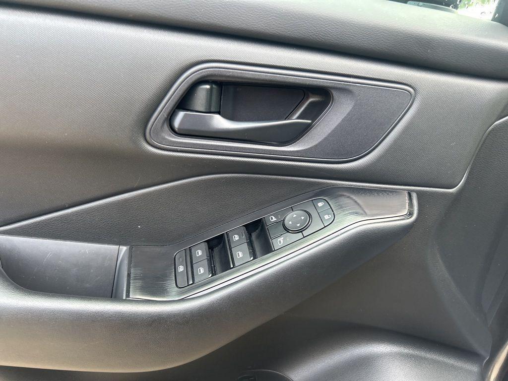 used 2024 Nissan Rogue car, priced at $21,918