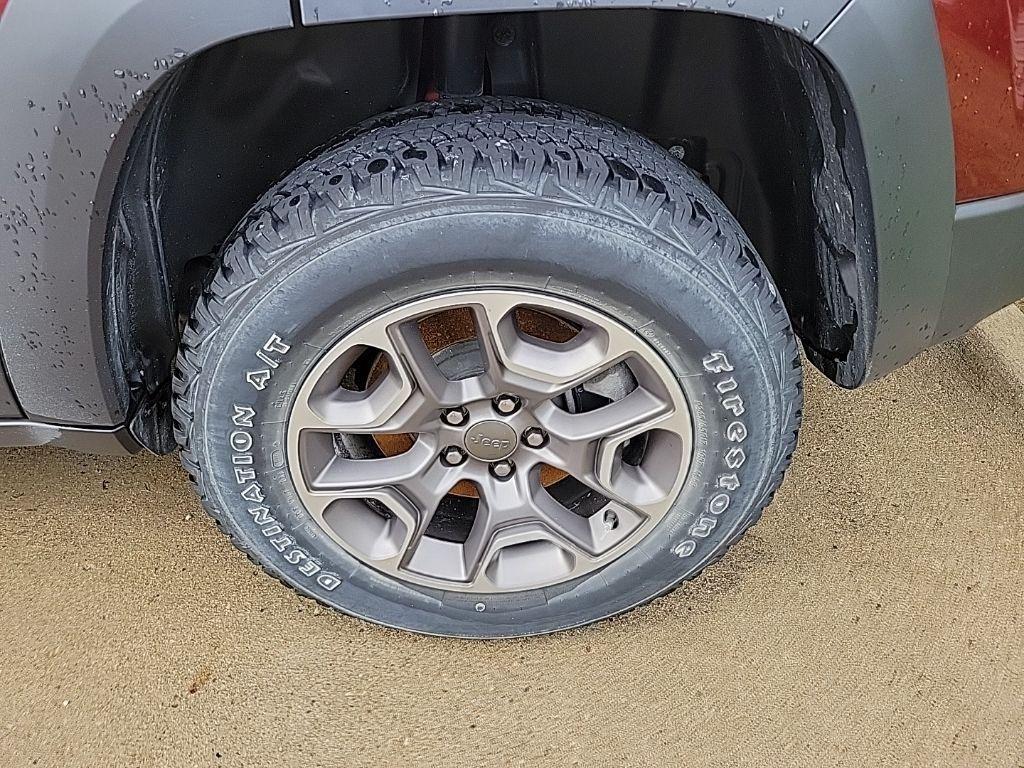 used 2020 Jeep Cherokee car, priced at $19,900