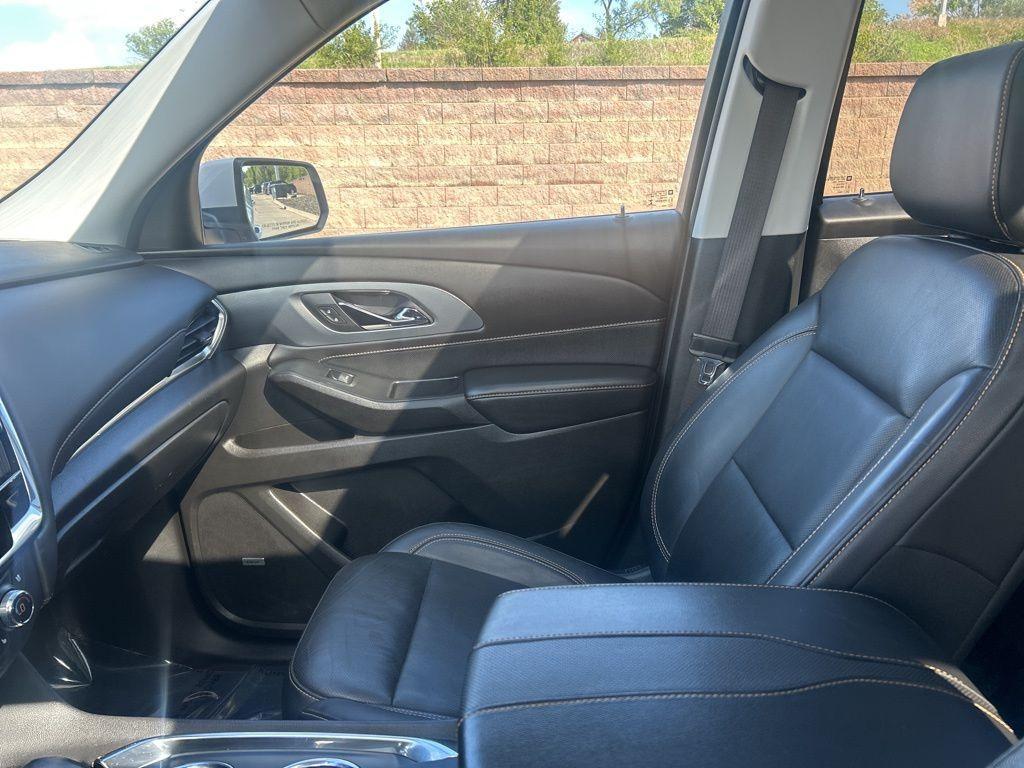 used 2021 Chevrolet Traverse car, priced at $29,500