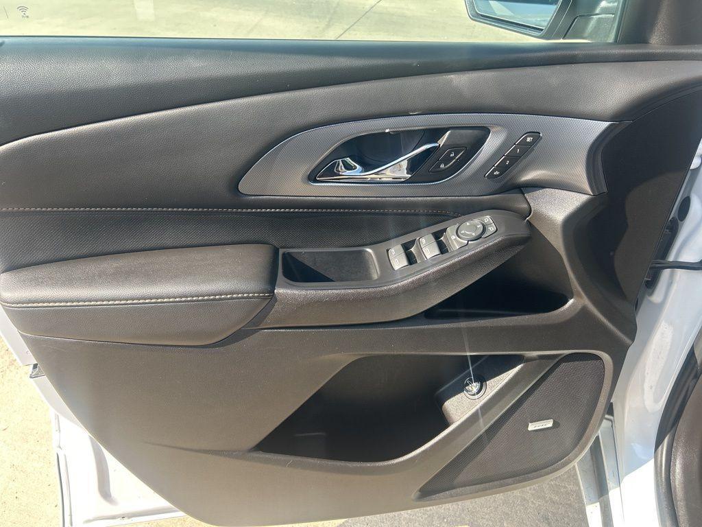 used 2021 Chevrolet Traverse car, priced at $29,500