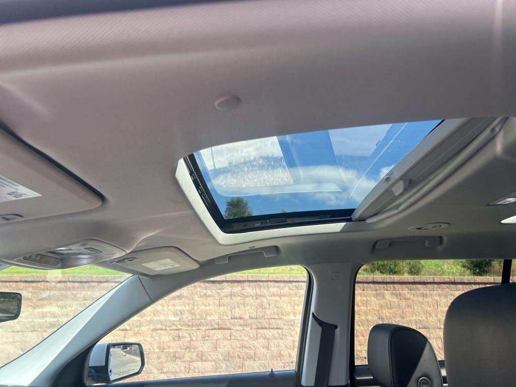 used 2021 Chevrolet Traverse car, priced at $29,500