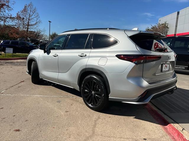 used 2024 Toyota Highlander car, priced at $38,901