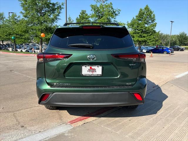 new 2025 Toyota Highlander Hybrid car, priced at $52,246