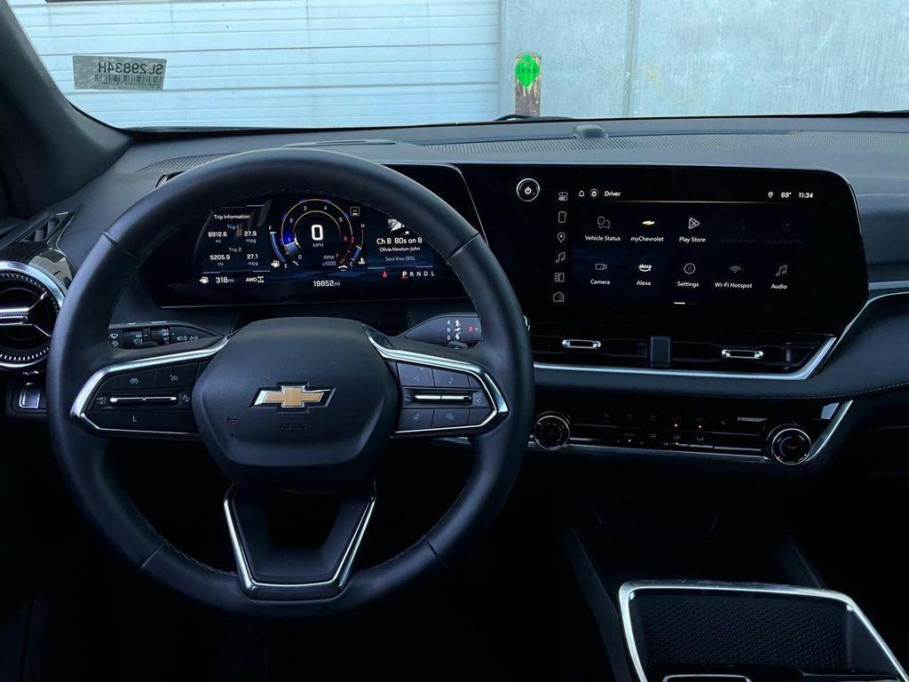 used 2025 Chevrolet Equinox car, priced at $26,901