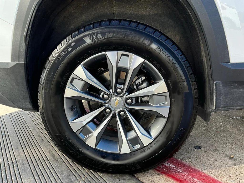 used 2025 Chevrolet Equinox car, priced at $25,901