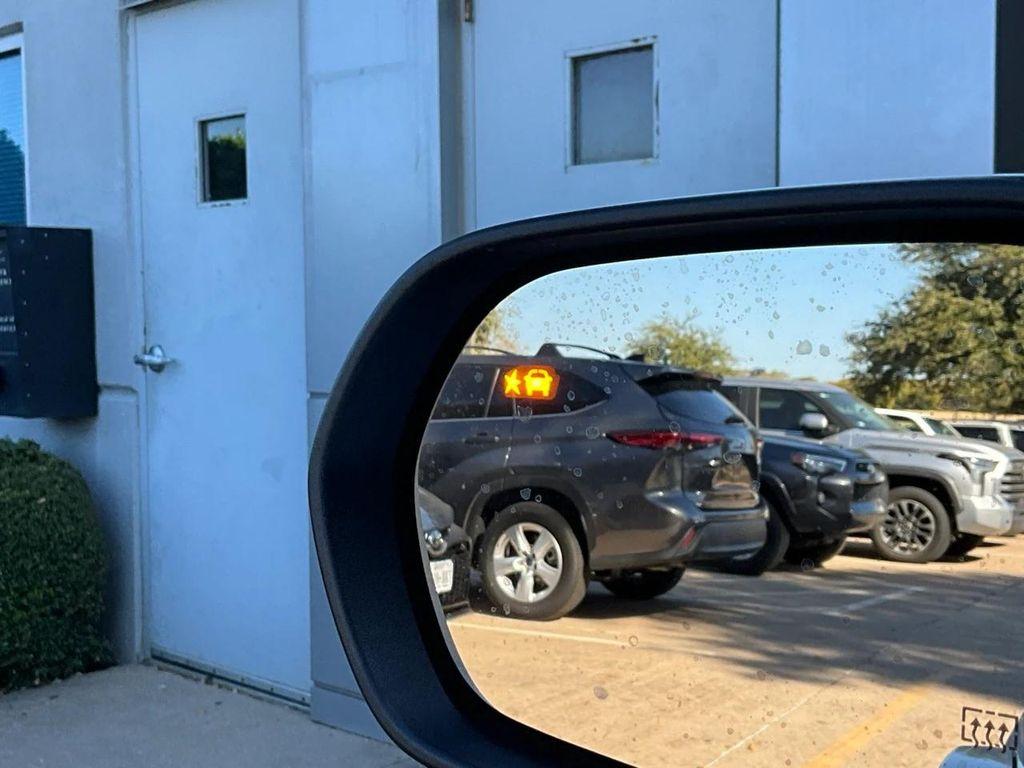 used 2025 Chevrolet Equinox car, priced at $25,901