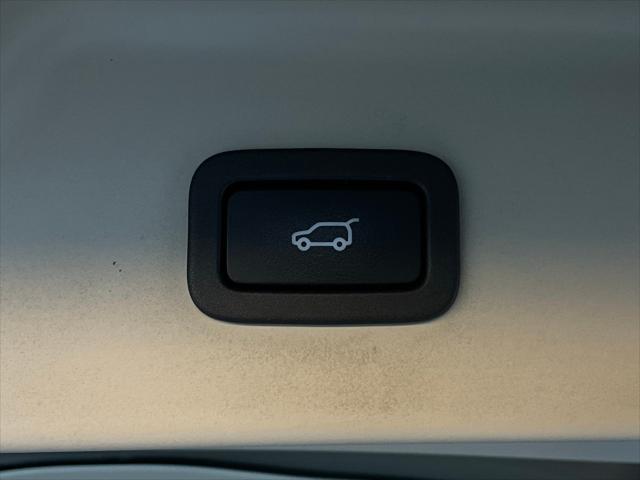 used 2018 Land Rover Range Rover car, priced at $22,901