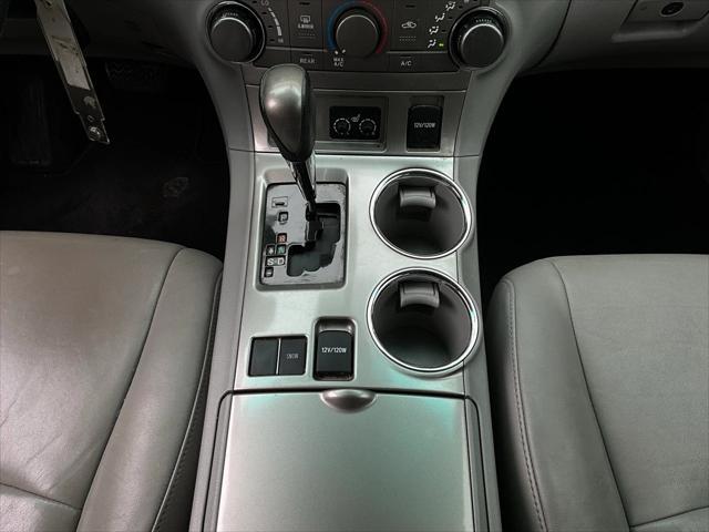used 2013 Toyota Highlander car, priced at $13,701