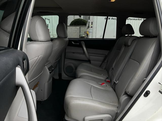 used 2013 Toyota Highlander car, priced at $13,701