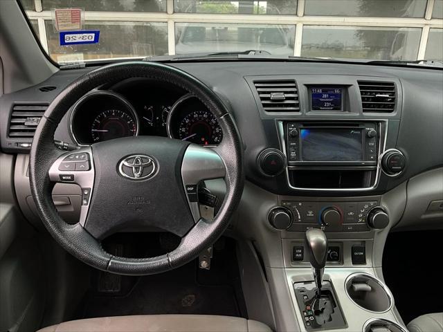 used 2013 Toyota Highlander car, priced at $13,701