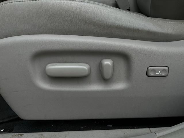 used 2013 Toyota Highlander car, priced at $13,701