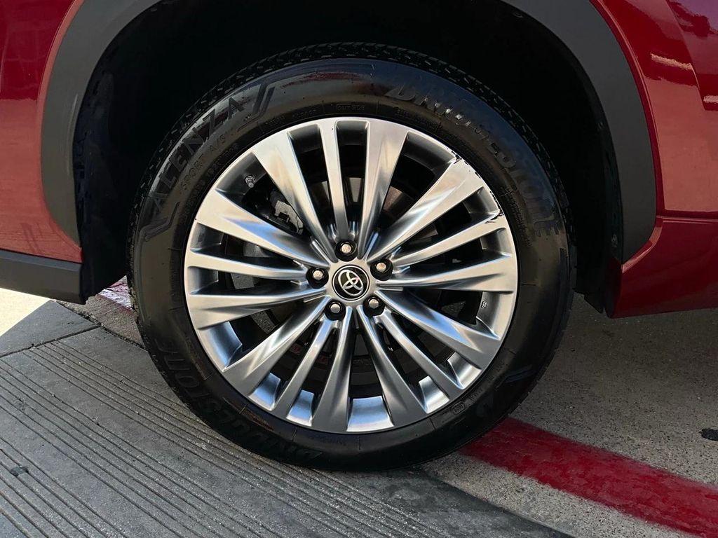 used 2024 Toyota Highlander car, priced at $46,901