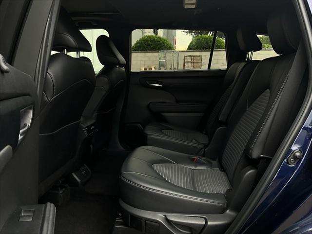 used 2024 Toyota Highlander car, priced at $38,901
