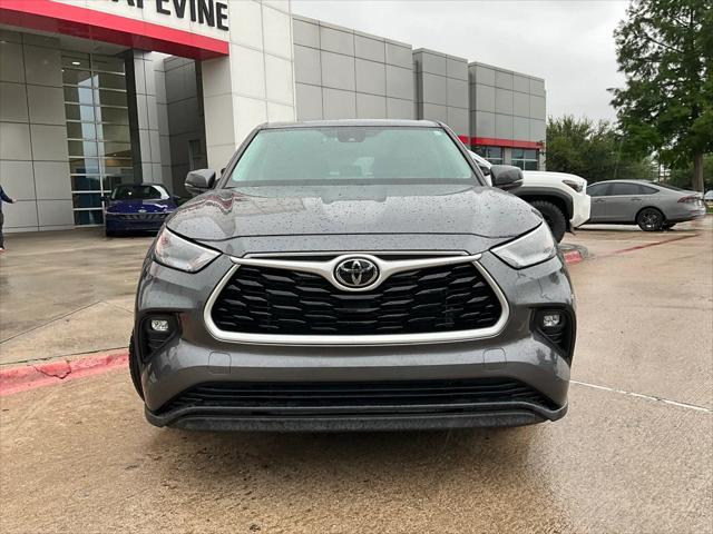 used 2023 Toyota Highlander car, priced at $33,901