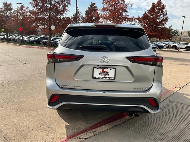 used 2024 Toyota Highlander car, priced at $38,901