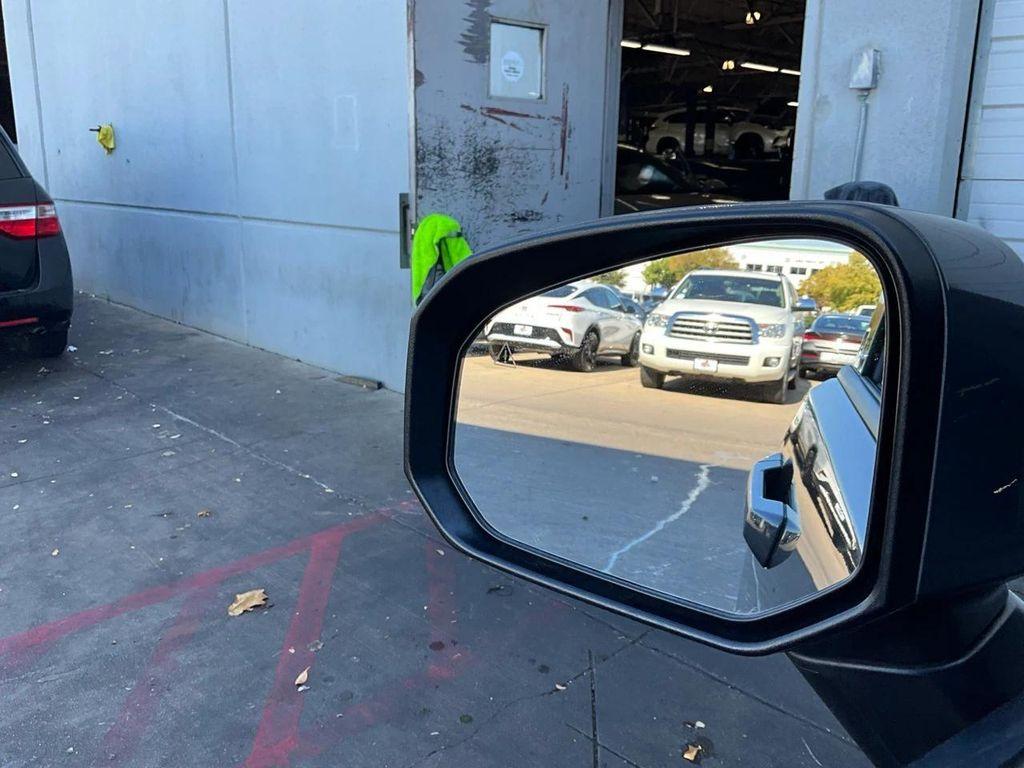 used 2025 Hyundai Santa Fe car, priced at $29,701