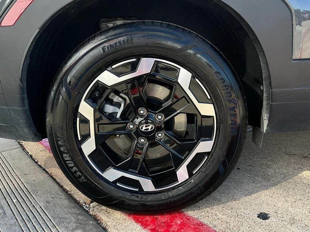 used 2025 Hyundai Santa Fe car, priced at $29,701