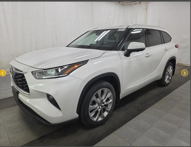 used 2024 Toyota Highlander car, priced at $45,901