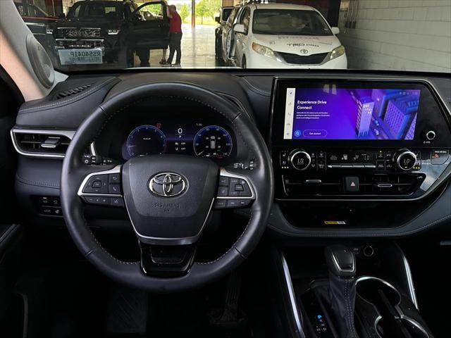 used 2024 Toyota Highlander car, priced at $44,901