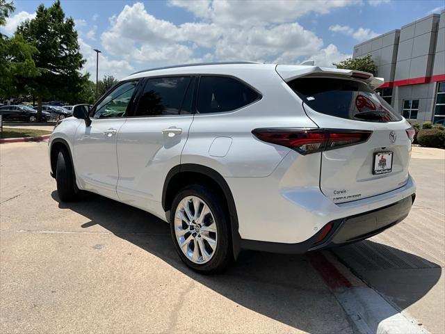 used 2024 Toyota Highlander car, priced at $44,901