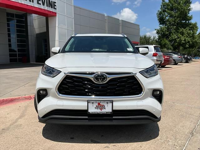 used 2024 Toyota Highlander car, priced at $44,901