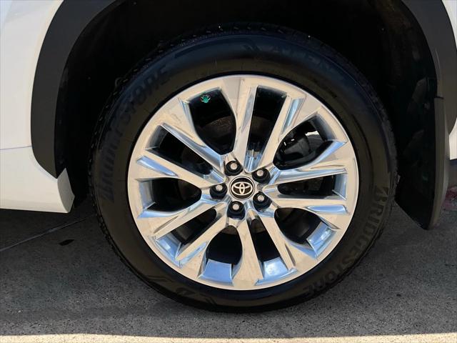 used 2024 Toyota Highlander car, priced at $44,901
